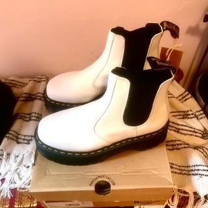 Brand New Dr Martens 2976 Quad Chelsea Boot